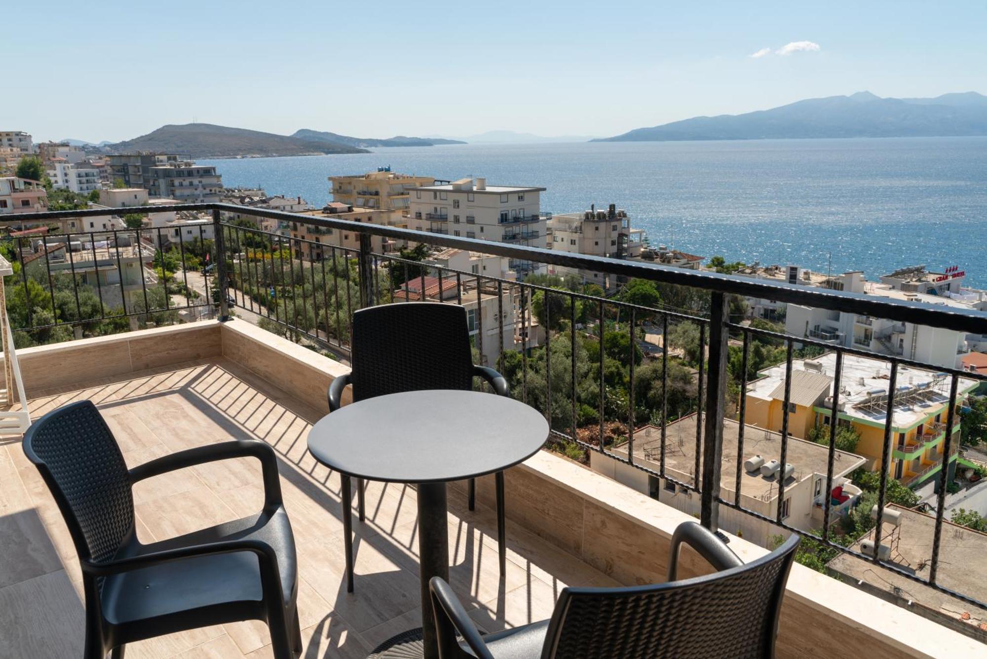 Blissful Apartments Sarande Exterior photo